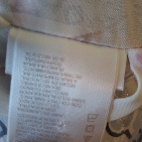 Beautiful Floral Sheer Robe - Picture 10 of 10